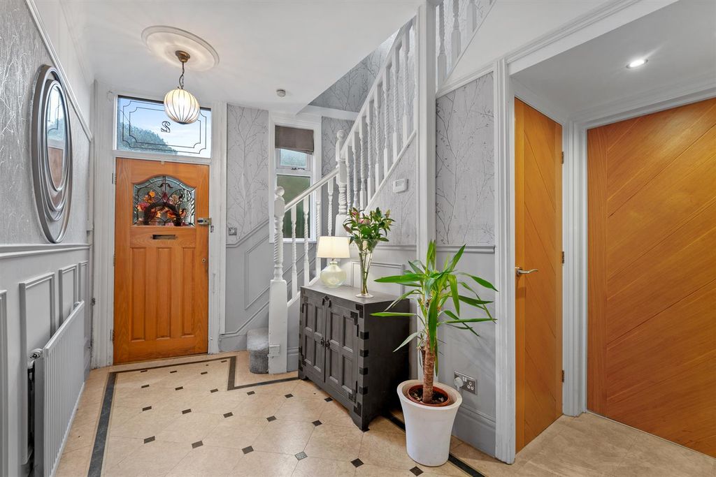 Property photo 2 of 31 2 Old Lane Hall 2.Jpg