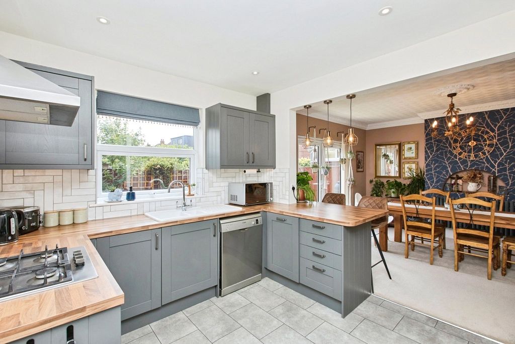 Property photo 3 of 27 Pbox-Img.Jpg