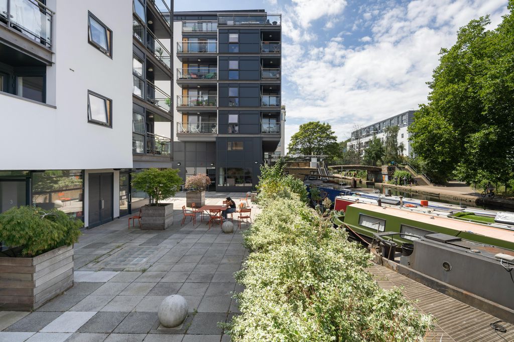 Property photo 1 of 16 Unit 4