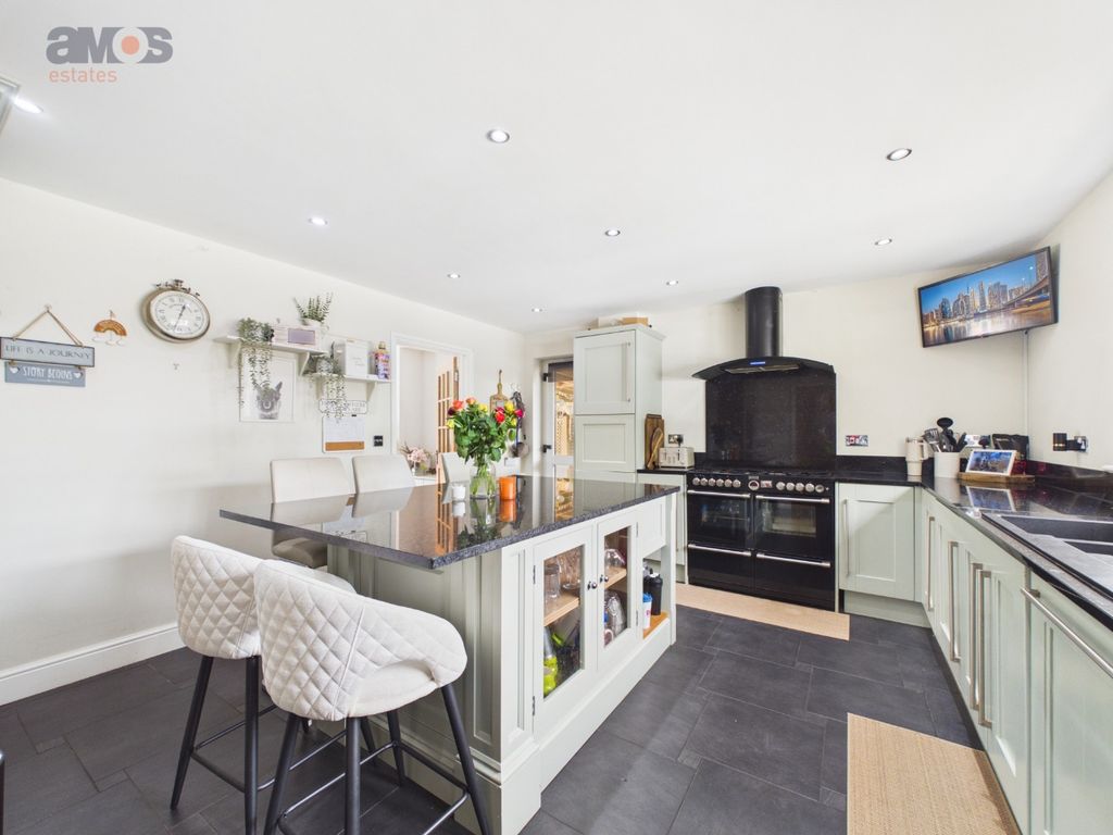 Property photo 3 of 24 5287097