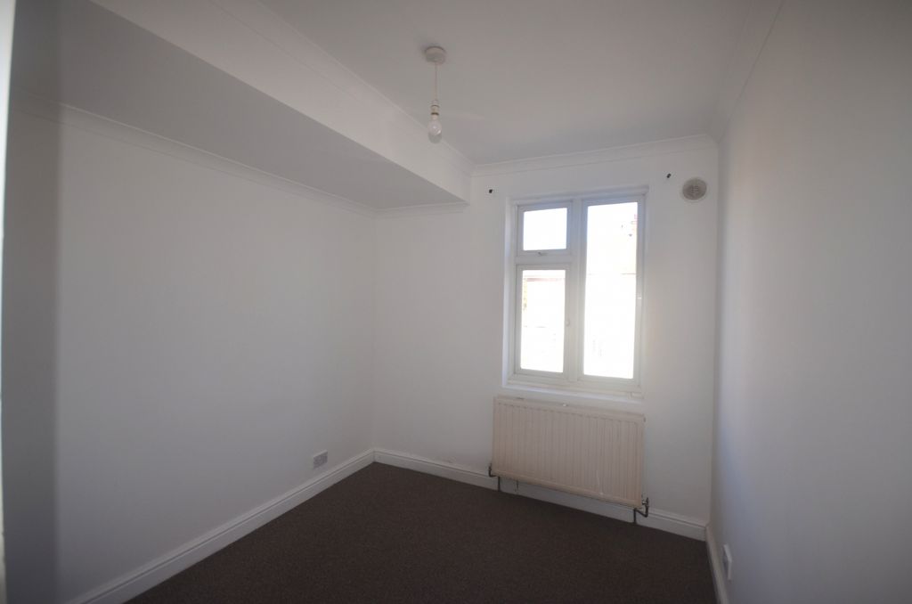 Property photo 3 of 8 Gallery