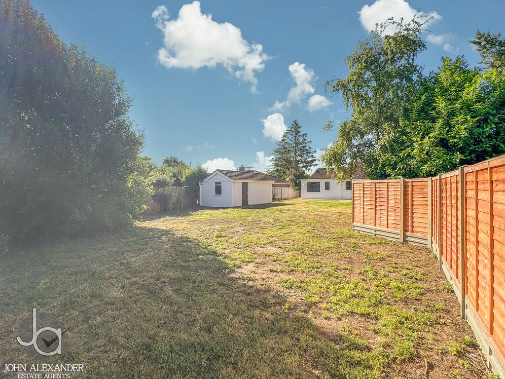 Property photo 3 of 36