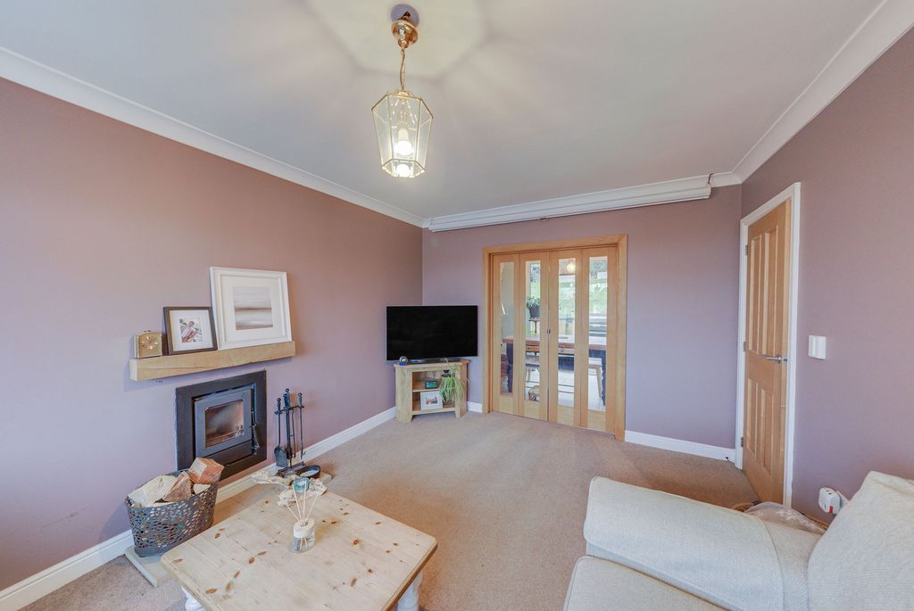 Property photo 3 of 25