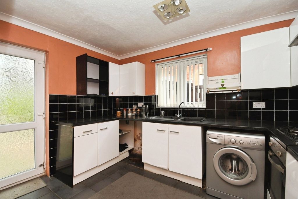 Property photo 2 of 14 Picture No. 13