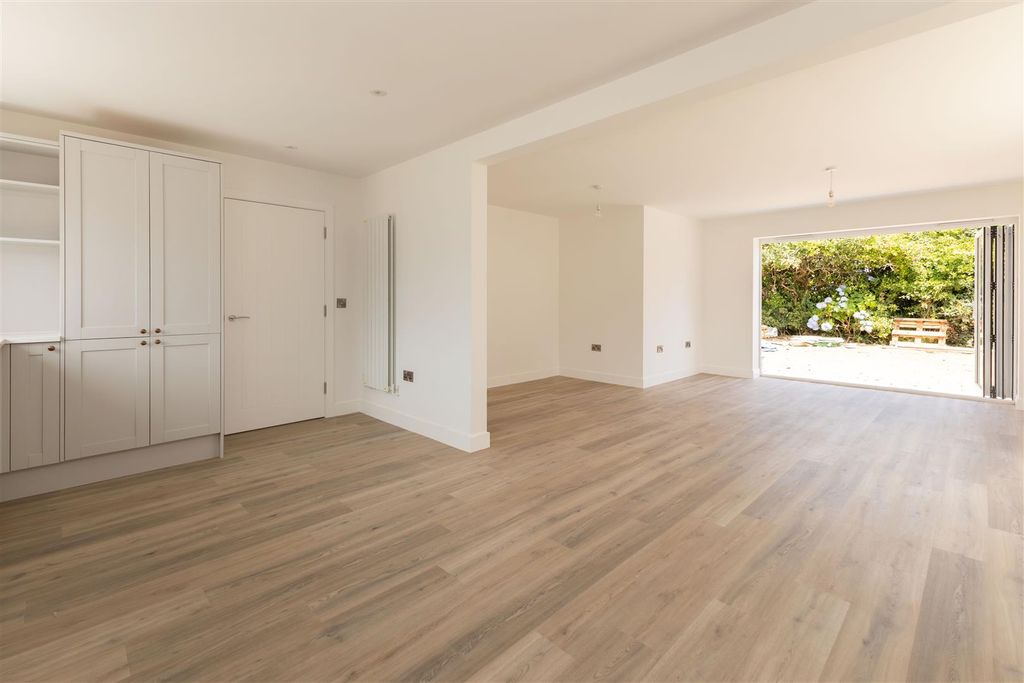 Property photo 3 of 21 Img_8885.Jpg