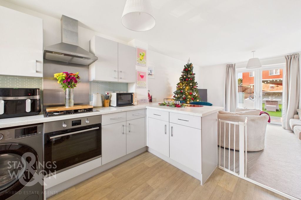 Property photo 2 of 20