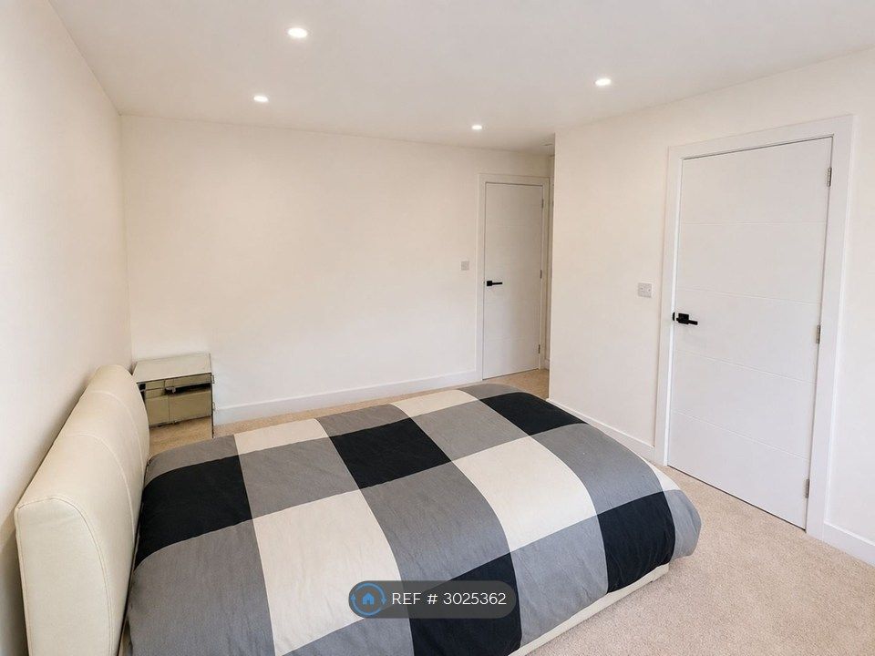 Property photo 2 of 3