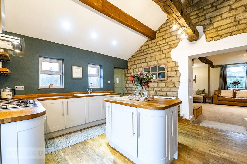 Property photo 2 of 30 Kitchen