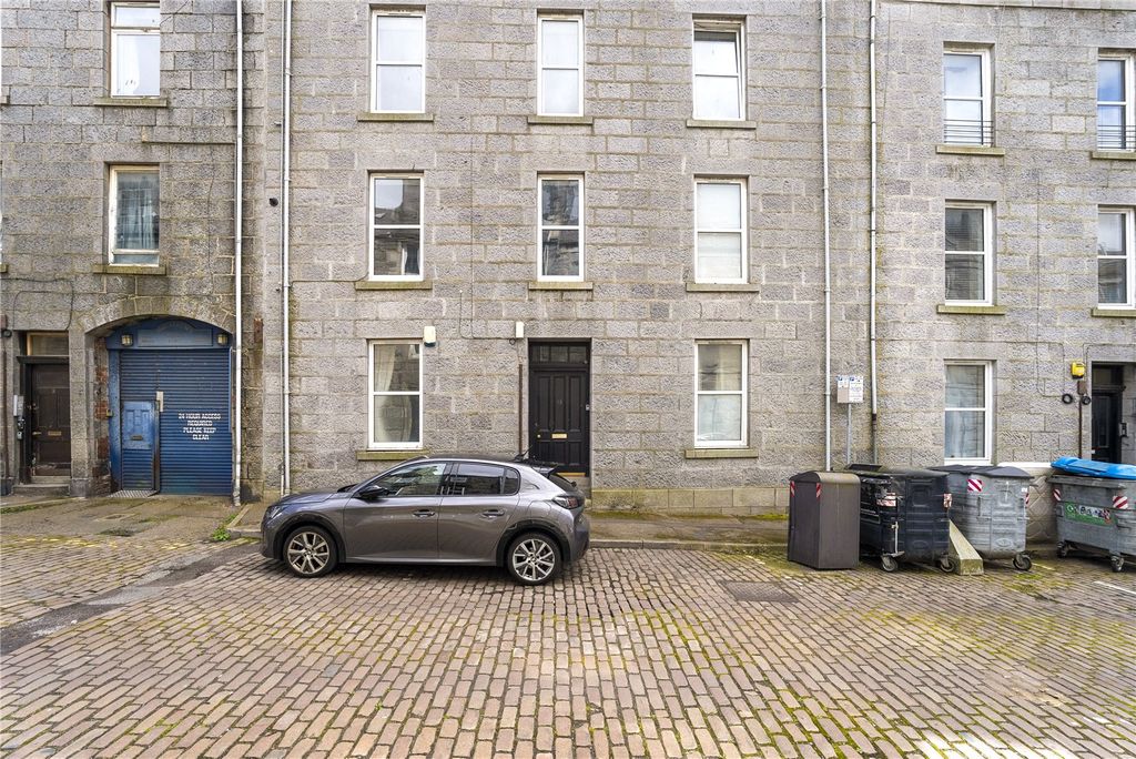 Property photo 1 of 17 Fraser Street