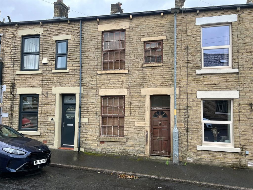 Property photo 1 of 16 Picture No. 05
