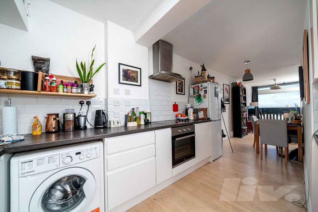 Property photo 3 of 17 Photo 1