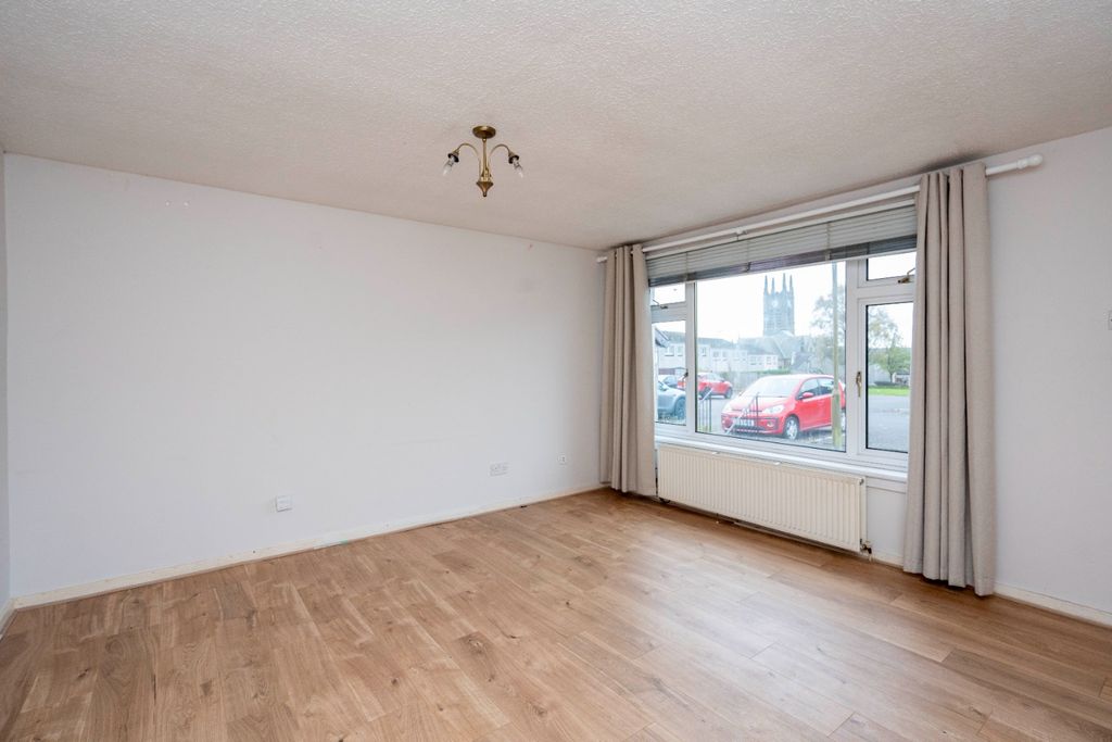 Property photo 2 of 23 4518394