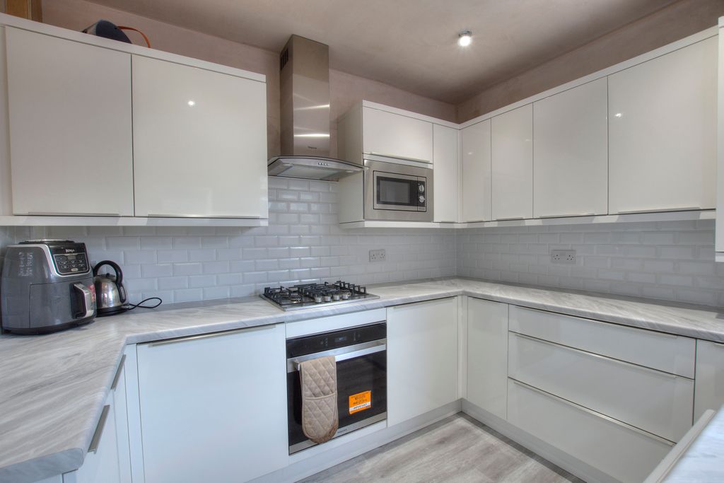 Property photo 2 of 16 2
