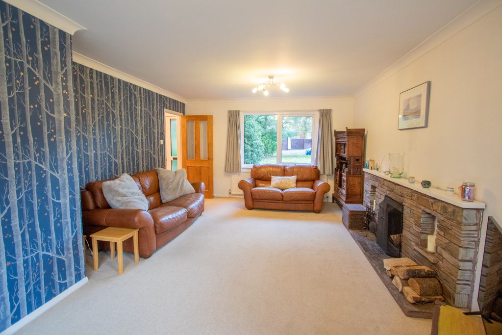 Property photo 2 of 22 Lounge