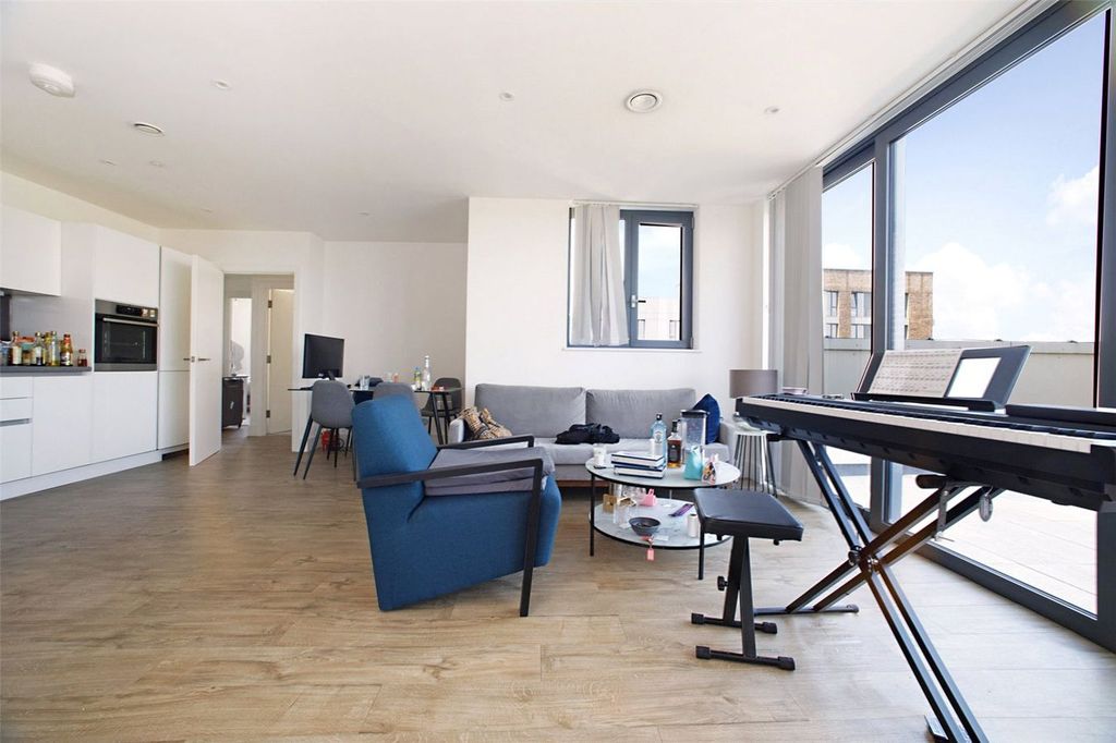 Property photo 2 of 14