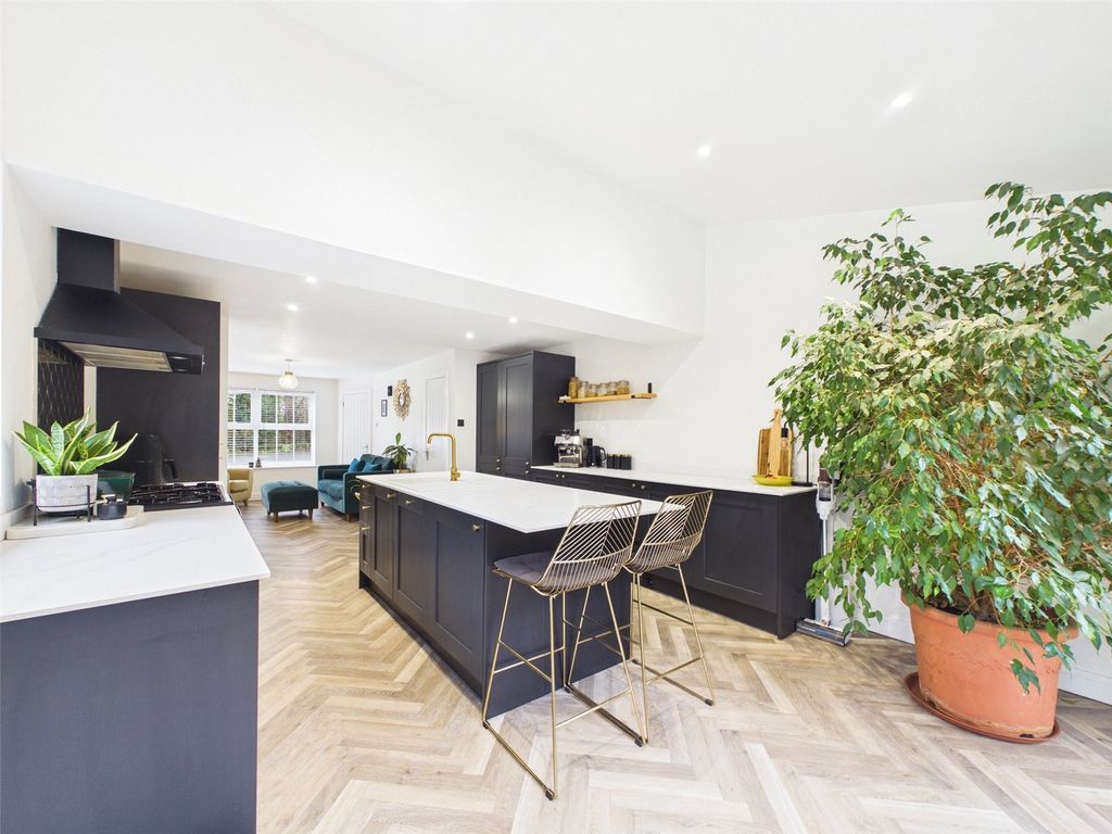 Property photo 2 of 31 Picture No. 06