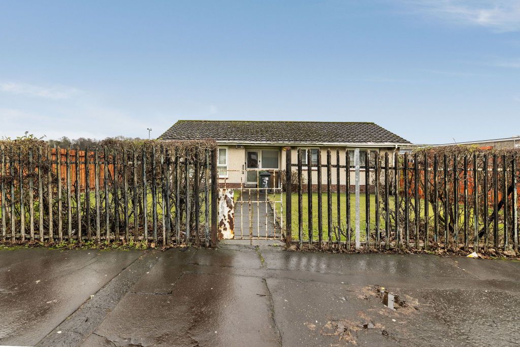 Property photo 2 of 27