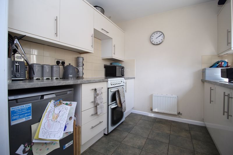 Property photo 3 of 12 Kitchen