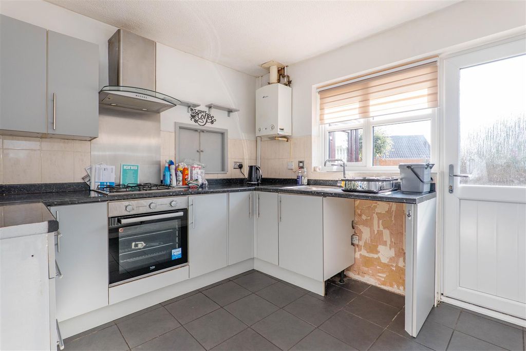 Property photo 3 of 22 Kitchen