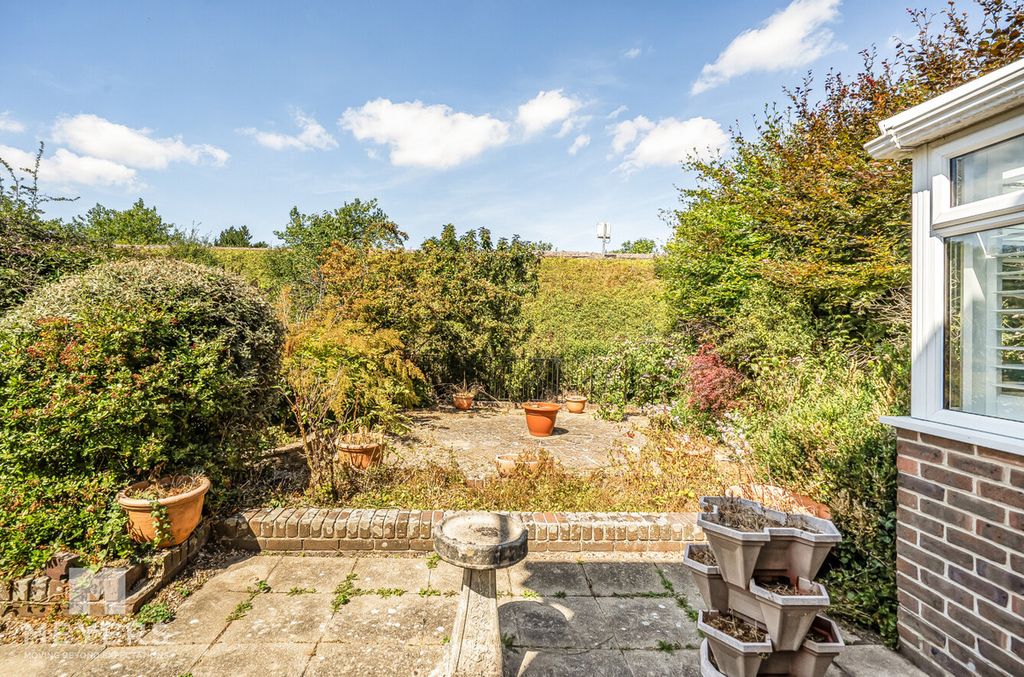 Property photo 2 of 13