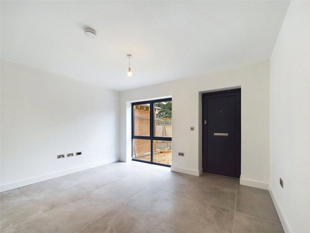 Property photo 2 of 11 Picture No. 08