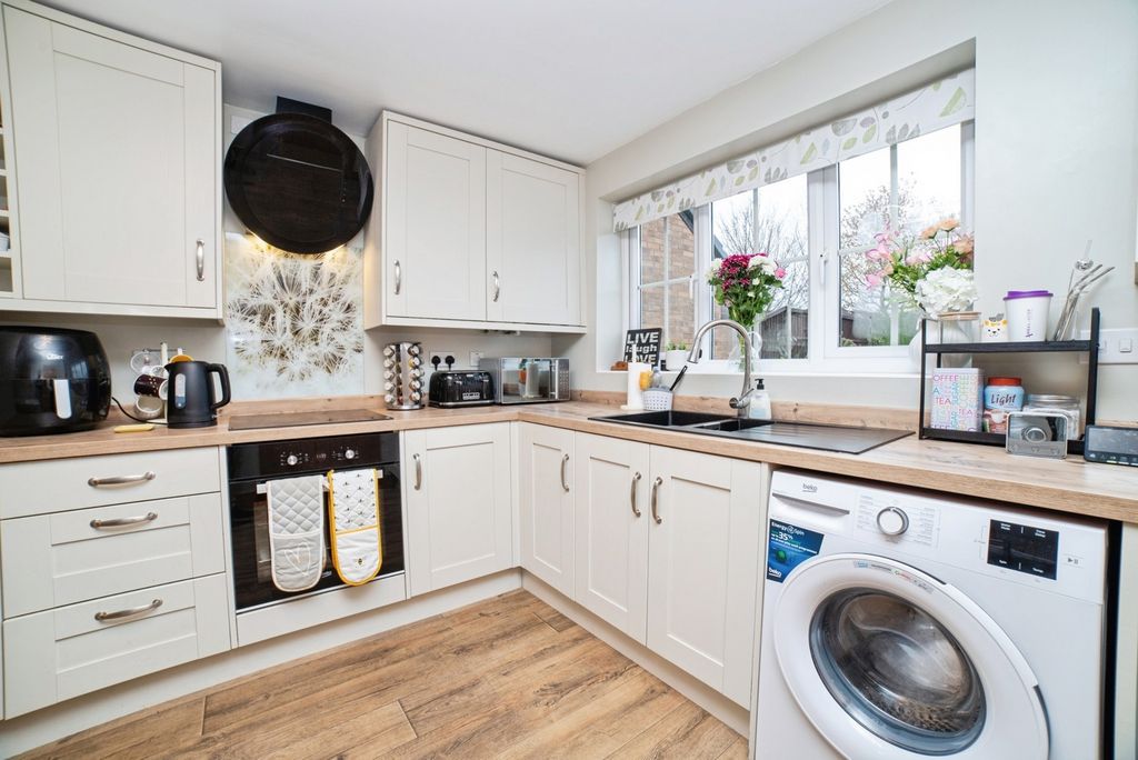 Property photo 3 of 18 Pbox-Img.Jpg