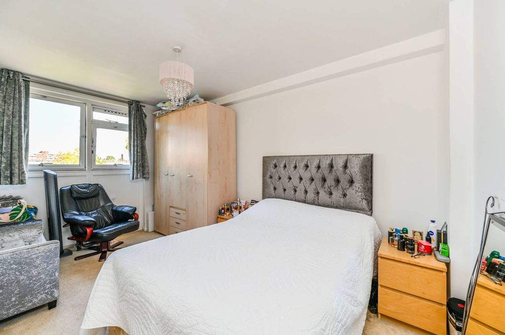 Property photo 3 of 9
