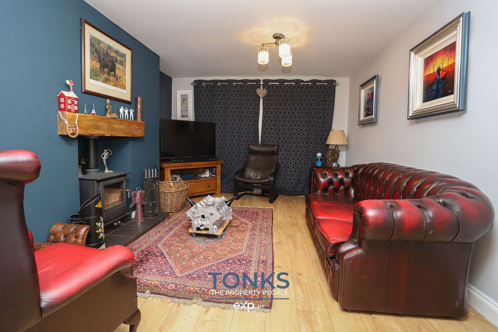 Property photo 3 of 31