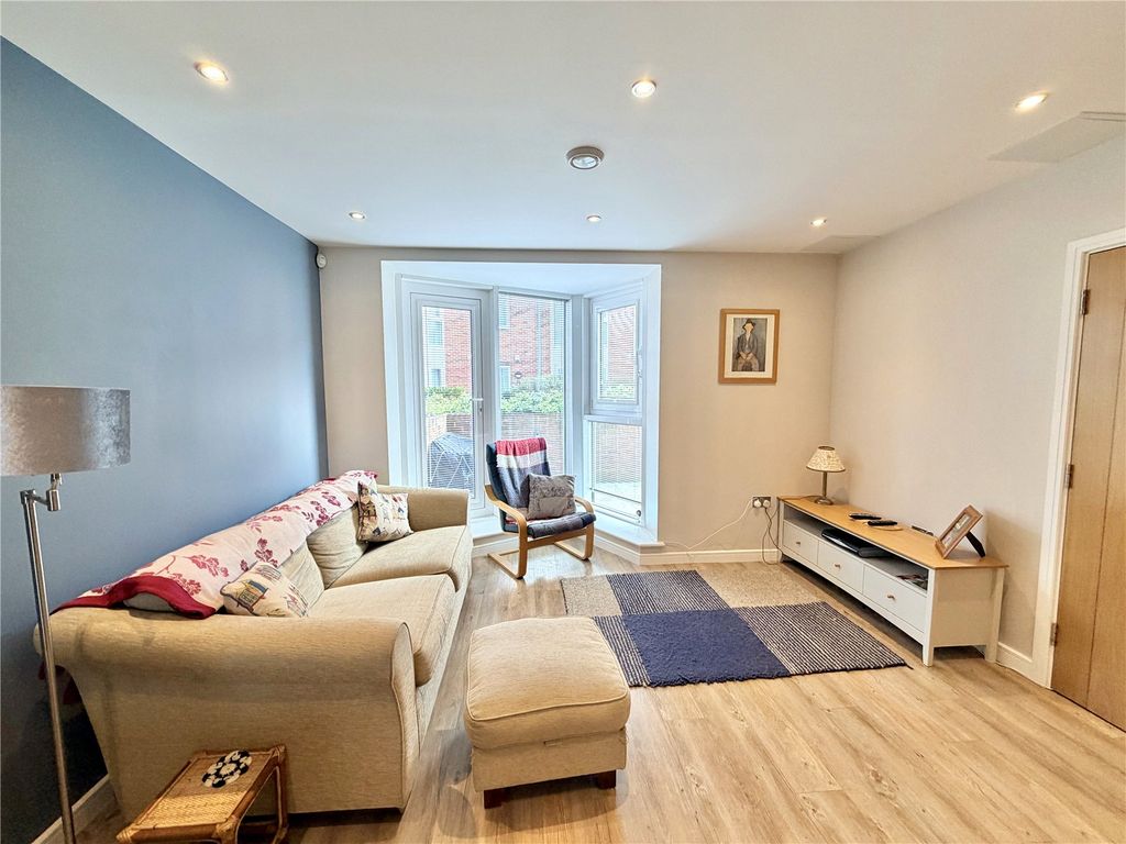 Property photo 2 of 13 Picture No. 11