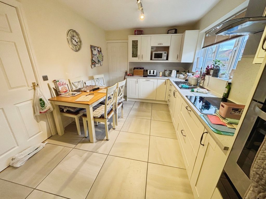 Property photo 3 of 14 Pbox-Img.Jpeg