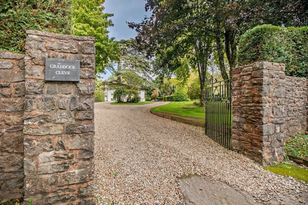 Property photo 2 of 26 Craddock Cleve