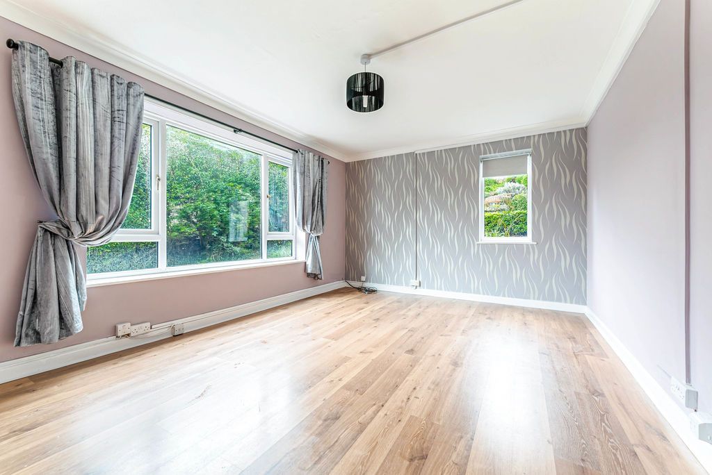 Property photo 3 of 16 Photo 1