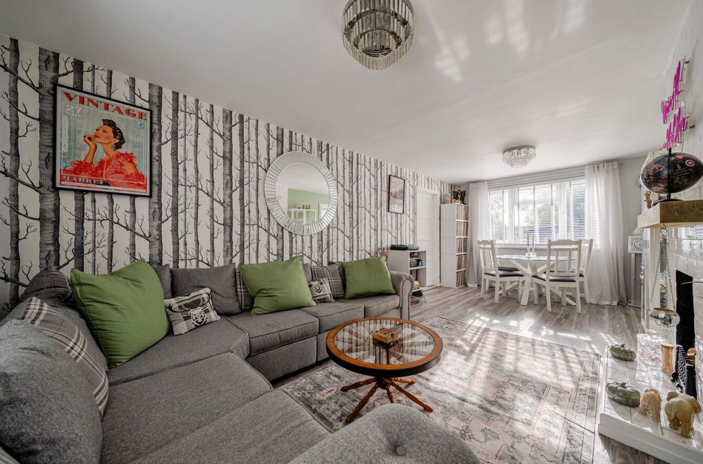 Property photo 2 of 12 1538582-24-1A15E2...