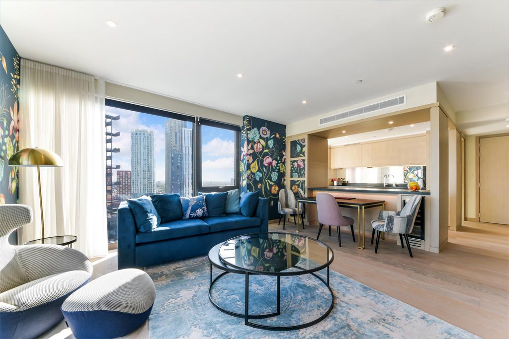 Property photo 2 of 23