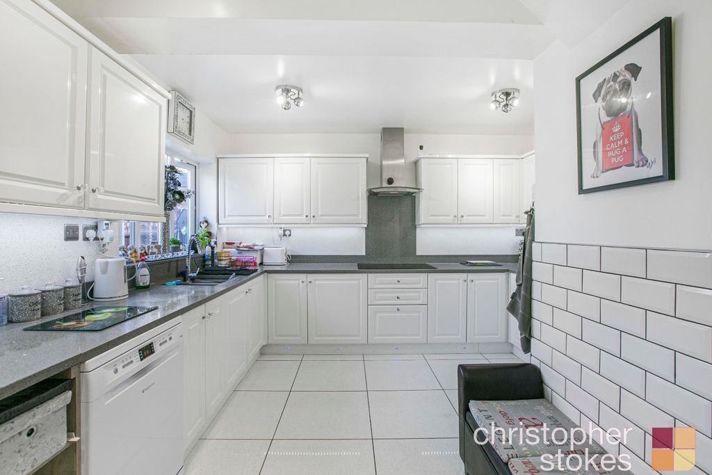 Property photo 3 of 21 2779557
