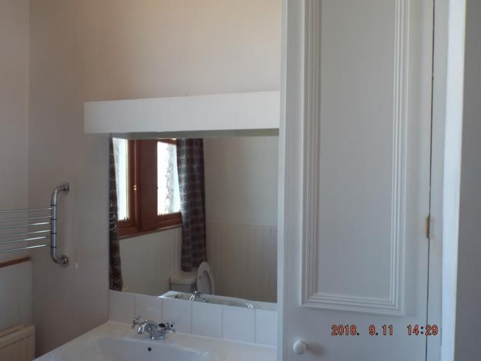 Property photo 3 of 21 Bathroom