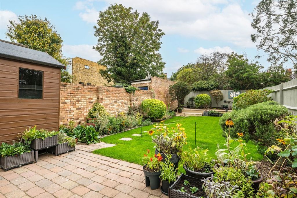 Property photo 1 of 8