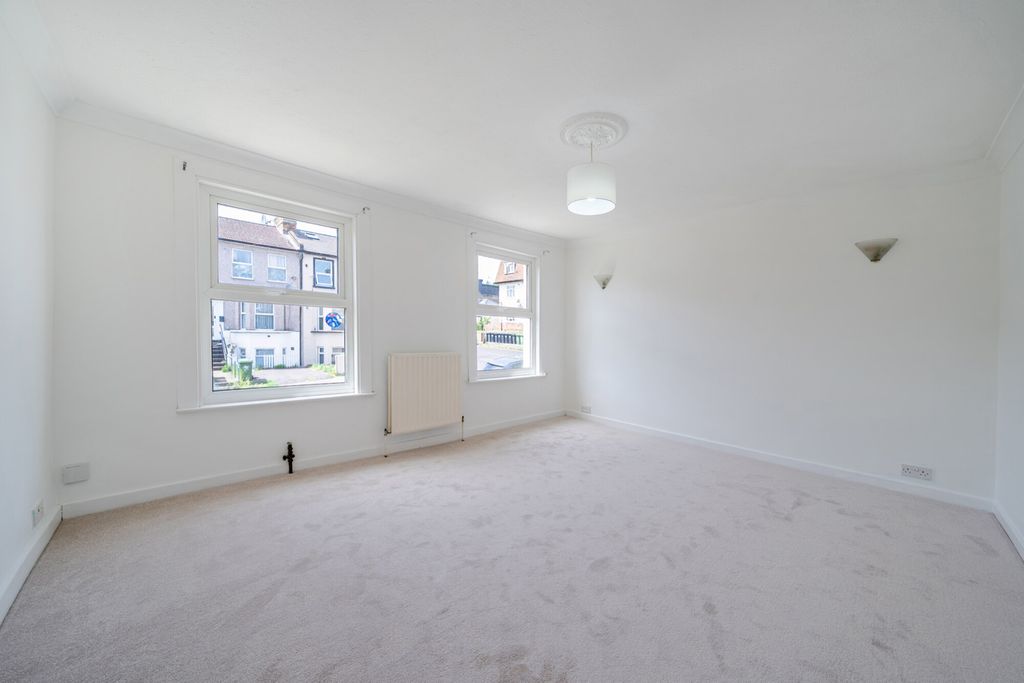 Property photo 3 of 16 1469579-1-6A183Be...