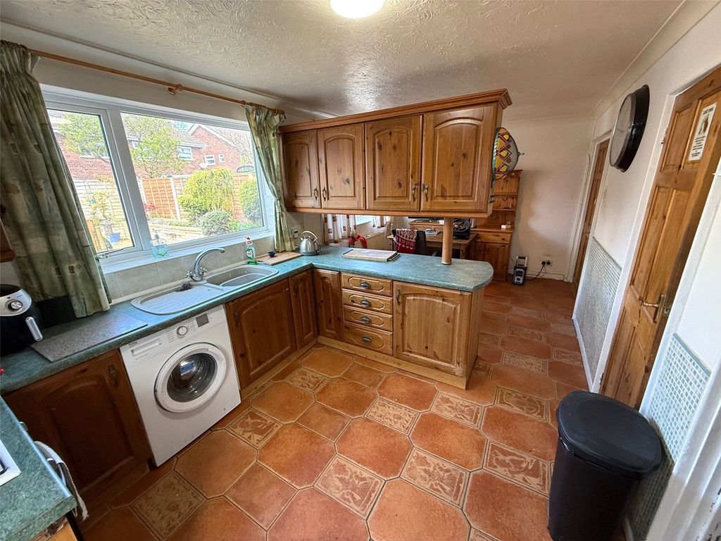 Property photo 2 of 16 Picture No. 11
