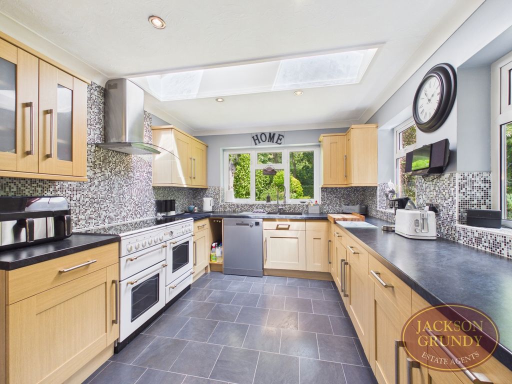 Property photo 3 of 25 Lingswood Park