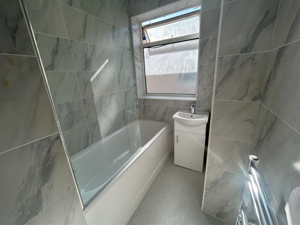 Property photo 3 of 7 Fourth Image