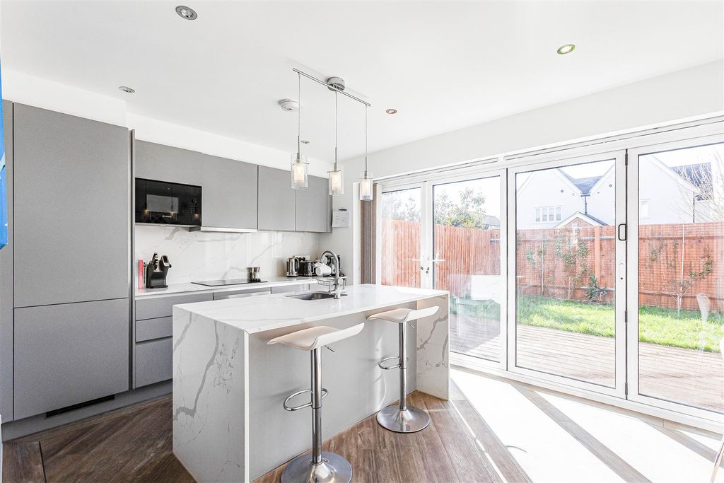 Property photo 3 of 23 16_76394.Jpg