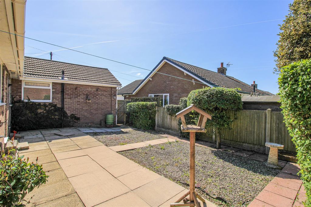 Property photo 1 of 12 Outside