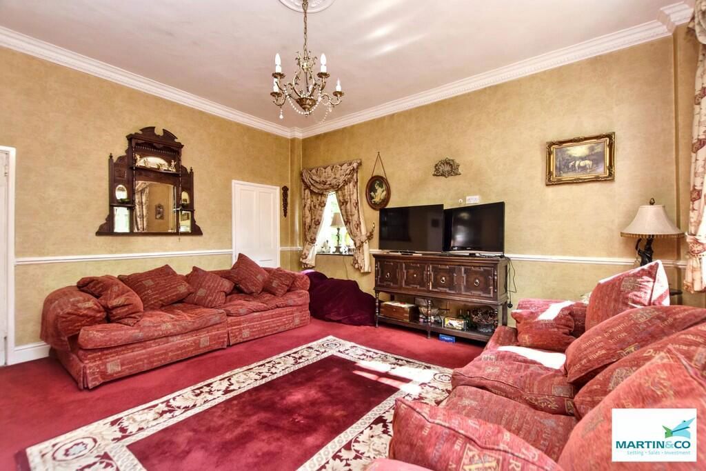 Property photo 3 of 34