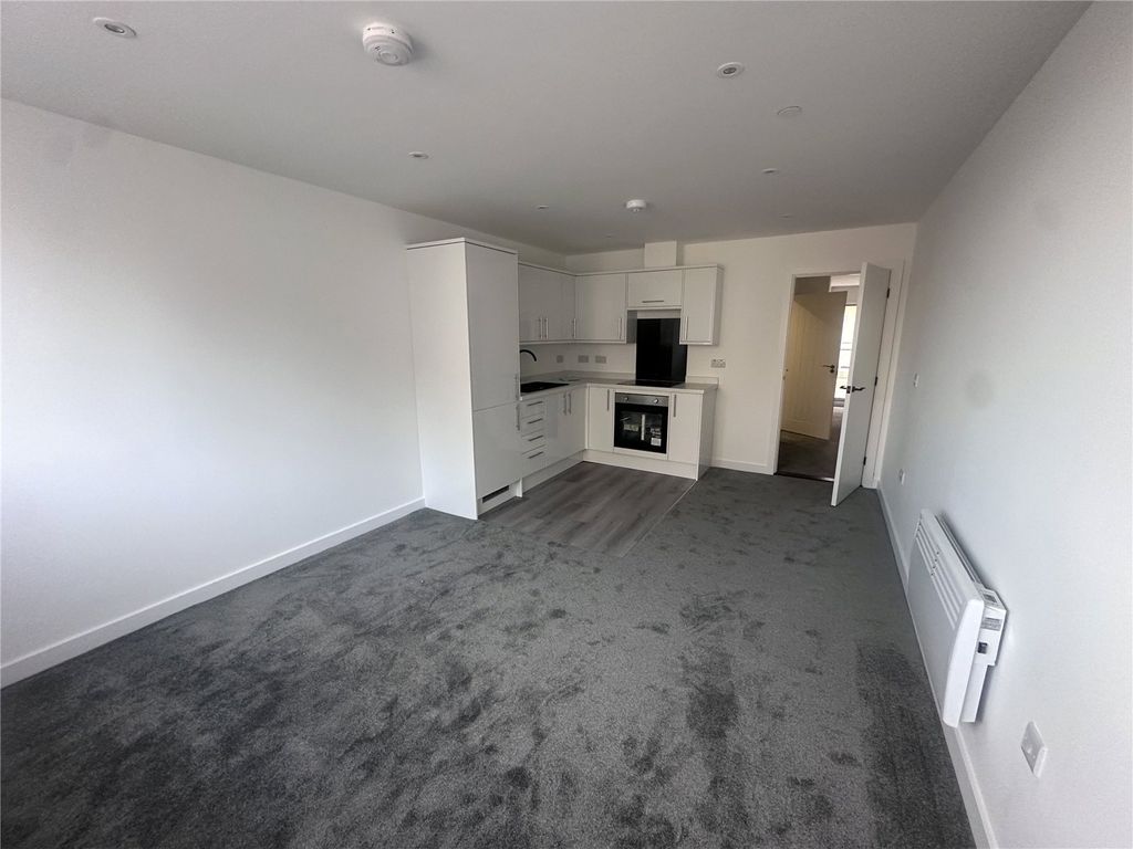 Property photo 2 of 7 Picture No. 11