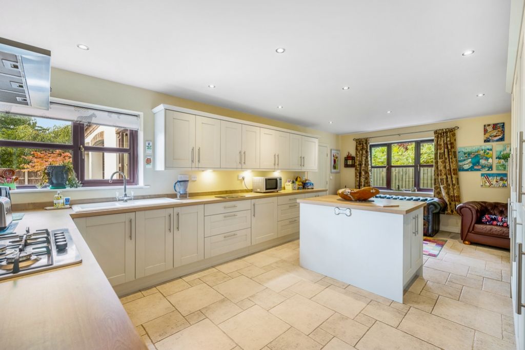 Property photo 3 of 25 59A Silver Street (Bardney)-16