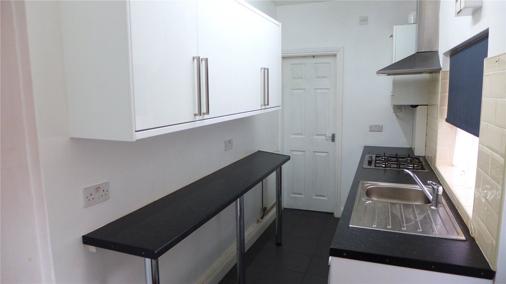 Property photo 2 of 13 Picture No. 18