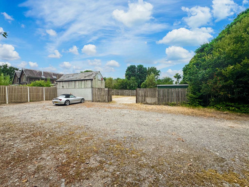 Property photo 3 of 11 Photo 3