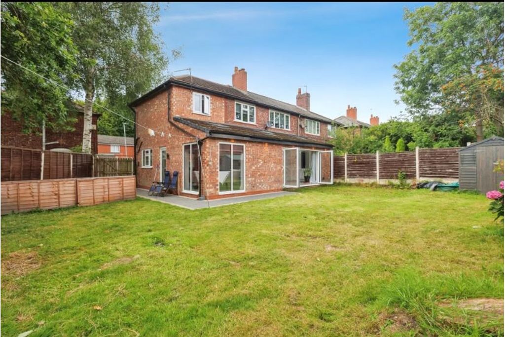 Property photo 2 of 39
