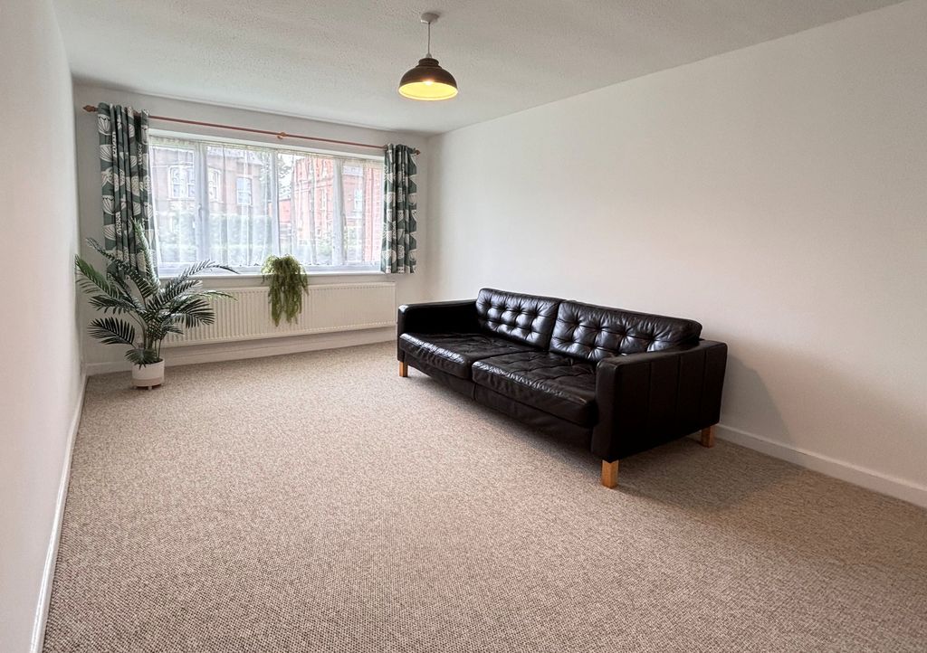 Property photo 3 of 10 Sitting Room 1